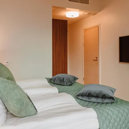 Clarion 4*